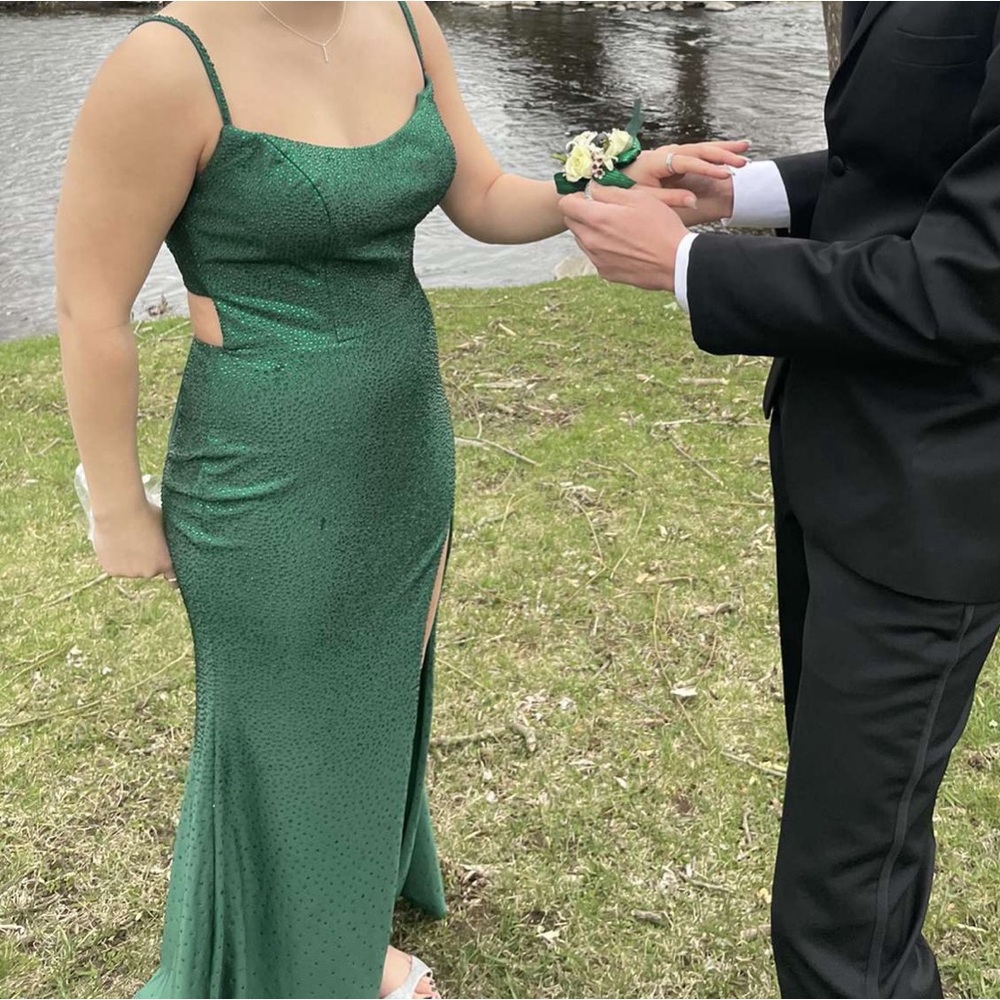 Elegant Green Sleeveless Prom Dress